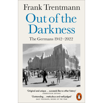Out of the Darkness: The Germans, 1942-2022 (Paperback) bij Singel 344