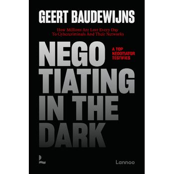 Negotiating in the Dark (Paperback) bij Singel 344