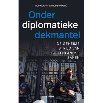 Onder diplomatieke dekmantel (Paperback) bij Singel 344