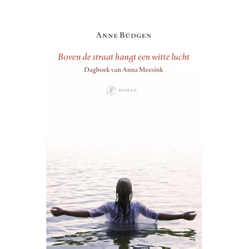 Boven de straat hangt een witte lucht (Paperback) bij Singel 344