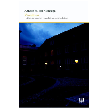 Voortleven. (Paperback) bij Singel 344