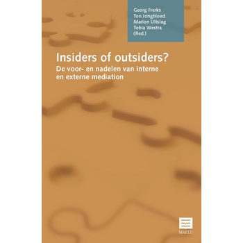 Insiders of outsiders? (Paperback) bij Singel 344