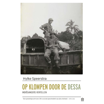 Op klompen door de dessa (Paperback) bij Singel 344