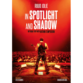 In Spotlight and Shadow (Paperback) bij Singel 344