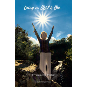 Living on Light & Love (Paperback) bij Singel 344