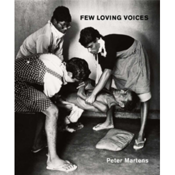 Few loving voices (Paperback) bij Singel 344