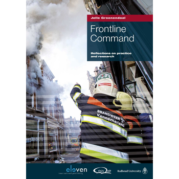 Frontline command (Paperback) bij Singel 344