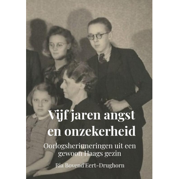 Vijf jaren angst en onzekerheid (Paperback) bij Singel 344