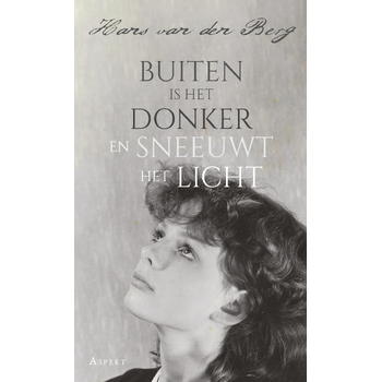 Buiten is het donker en sneeuwt het licht (Paperback) bij Singel 344